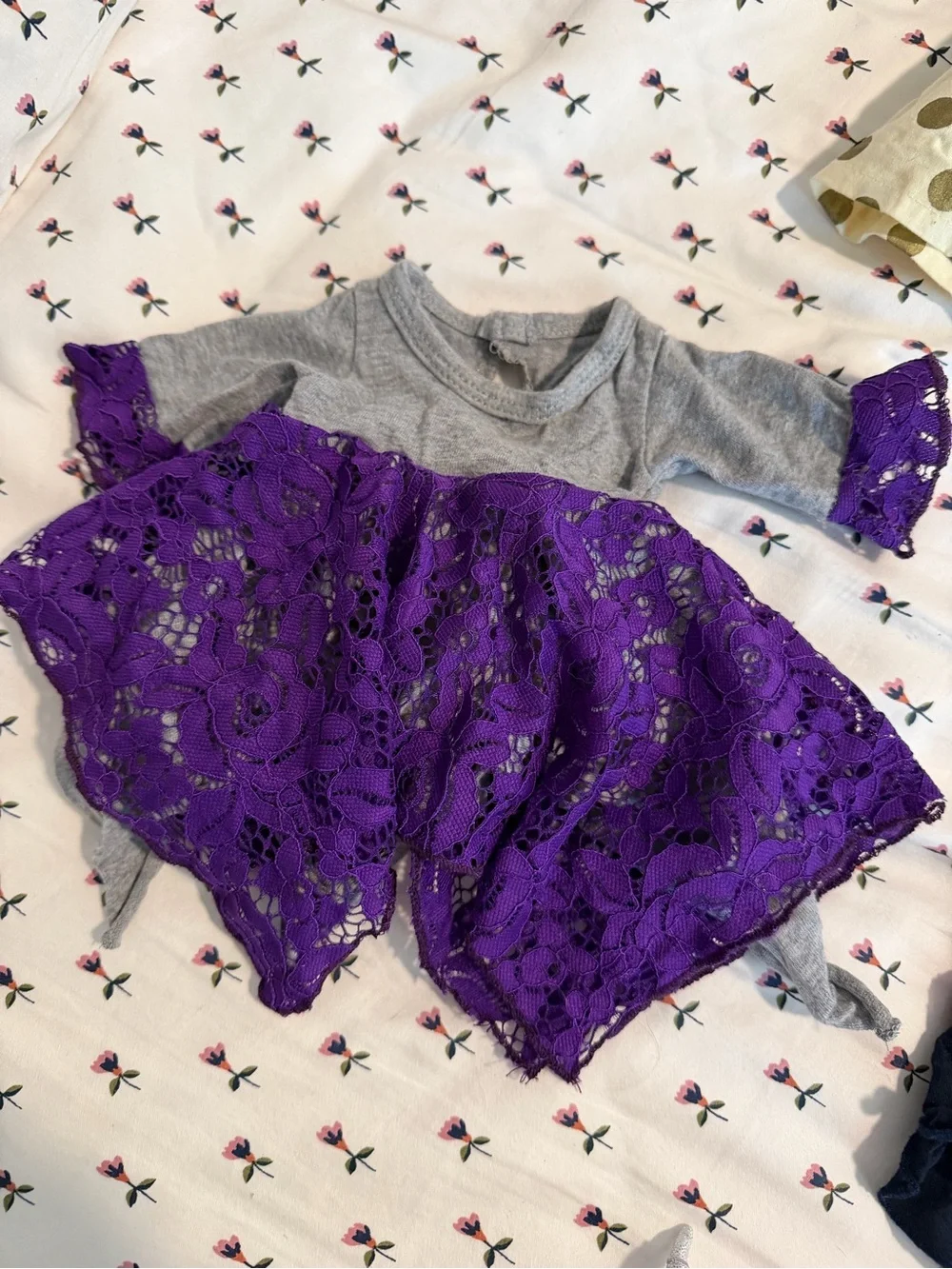 18 inch Doll clothing lot of 9 outfits